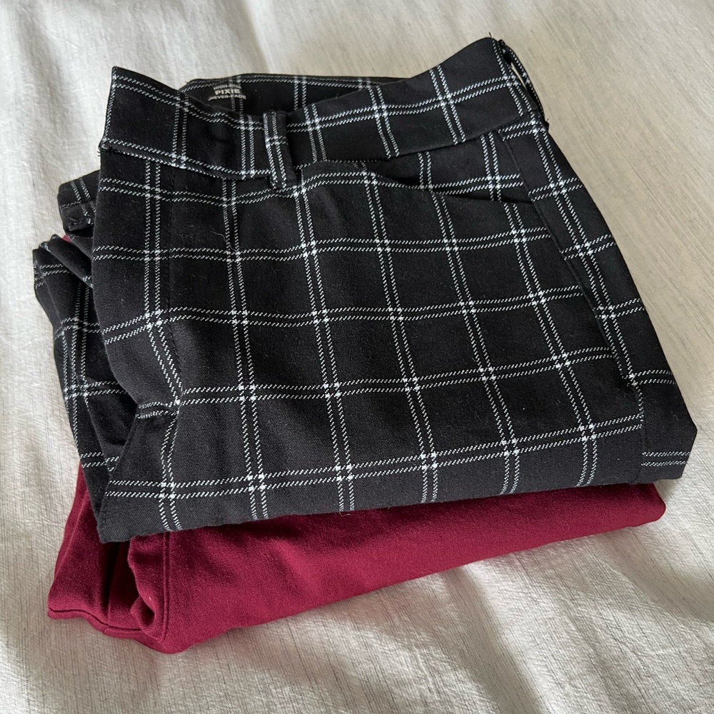 2 Pair- Old Navy Pixie Pants- EUC SZ 8